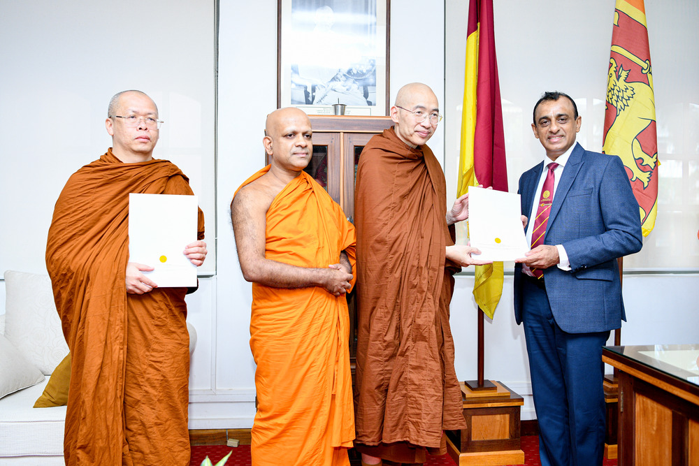 Strengthening Bonds across Borders: University of Sri Jayewardenepura Welcomes Delegation from Shan State Buddhist University, Myanmar