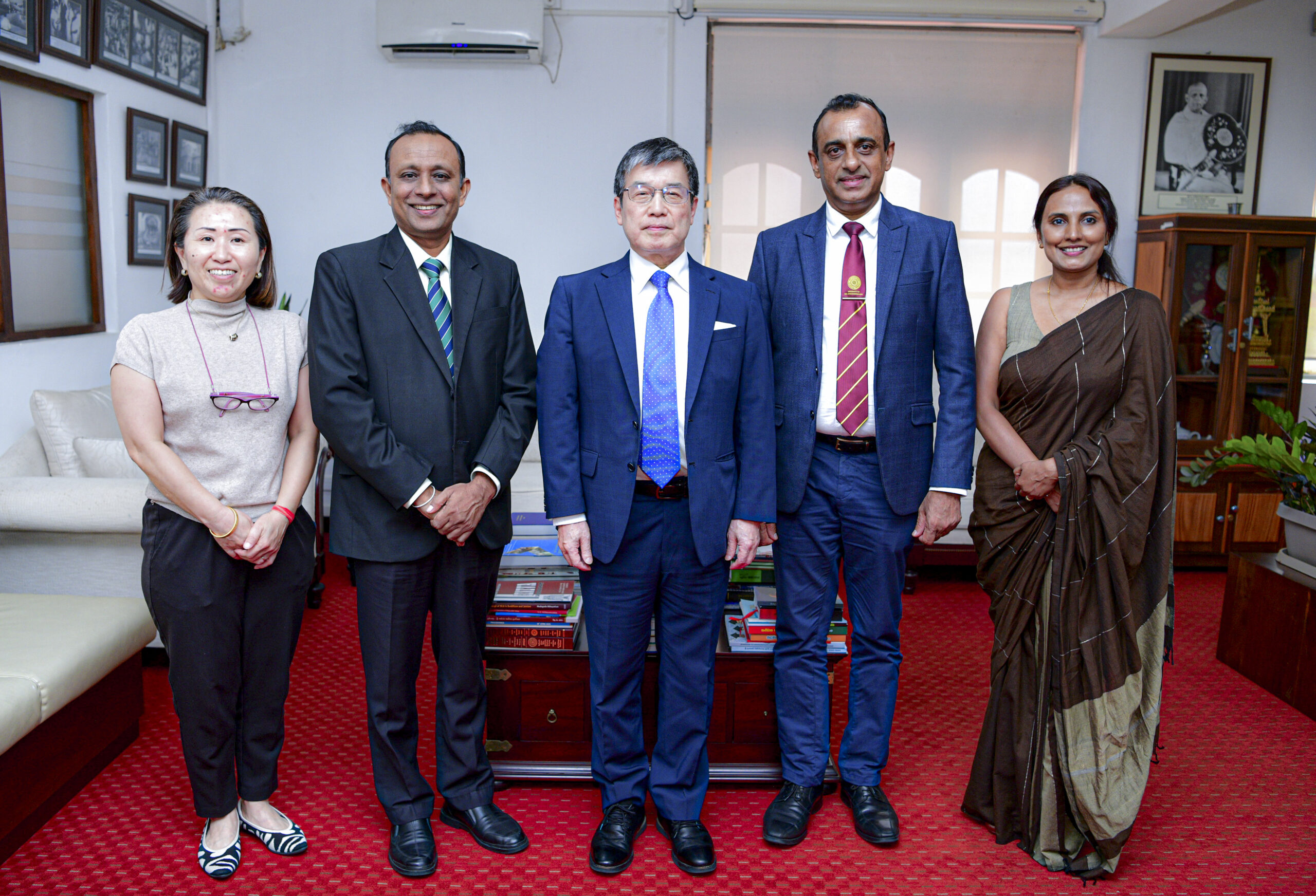 Japanese Ambassador Delivers Guest Lecture at USJ